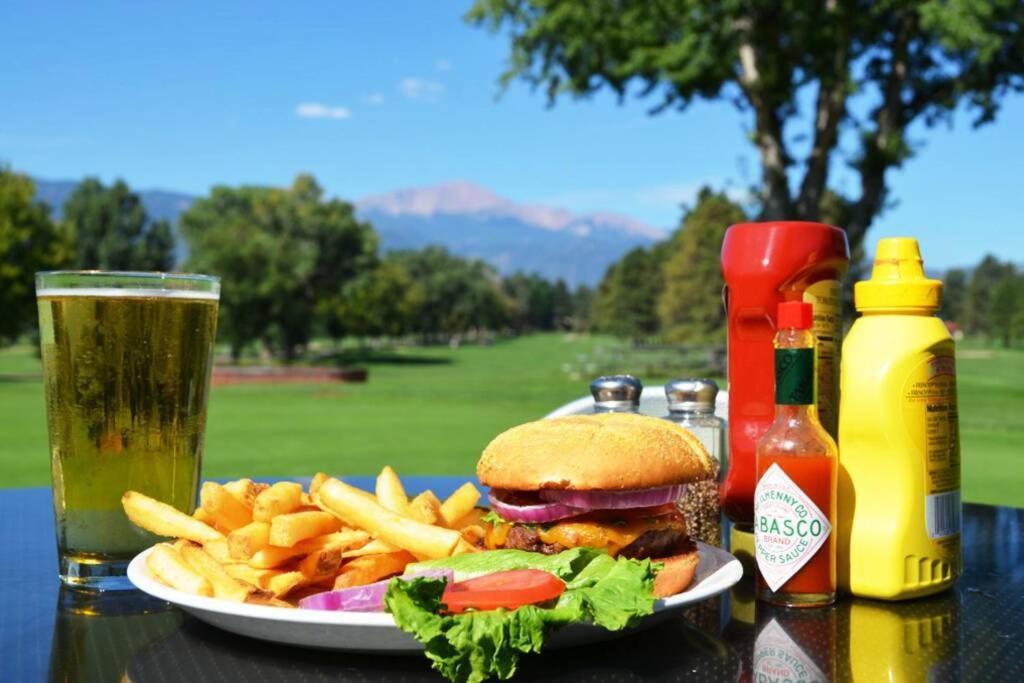 Charming Remodeled Golf Course Area Home Colorado Springs Exterior foto